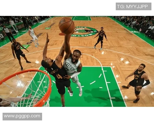 2011年圣诞大战回顾魔术与雷霆的激烈对决与精彩瞬间 2011年圣诞大战回顾魔术与雷霆的激烈对决与精彩瞬间